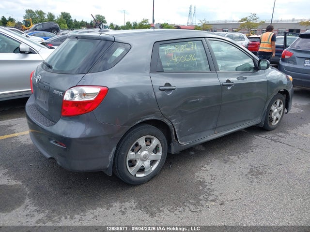 12688571 :رقم المزاد ، 2T1KU4EE1AC400696 vin ، 2010 Toyota Matrix مزاد بيع