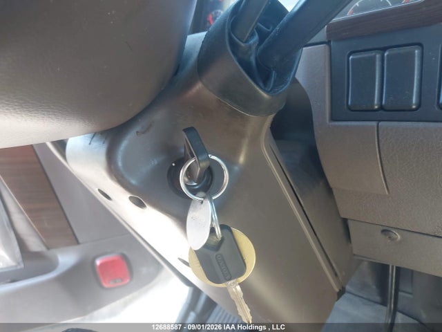 4V4NC9EG8HN985741 Volvo Vn L