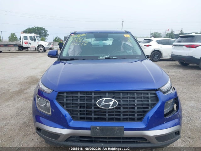 KMHRB8A31MU130033 Hyundai Venue Se