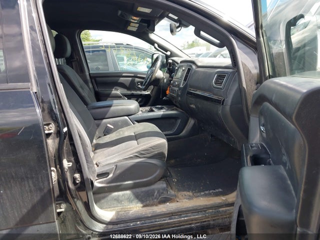 12688622 :رقم المزاد ، 1N6AA1E59JN518556 vin ، 2018 Nissan Titan Platinum/pro-4x/s/sl Midnight Edition/sv/sv Midnight Edition مزاد بيع