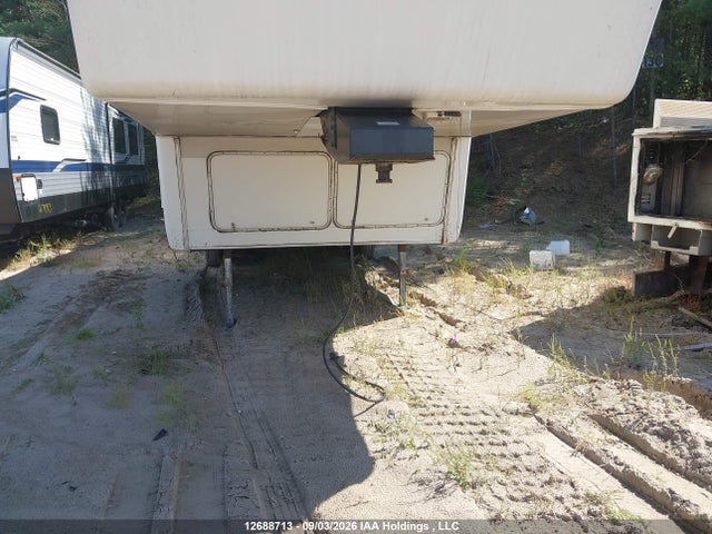 12688713 :رقم المزاد ، 1UJCJ02R8Y1K50131 vin ، 2000 Jayco Jayco مزاد بيع