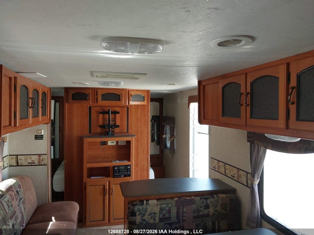 2011 Coachmen Freedom Express მანქანა იყიდება აუქციონზე, vin: 5ZT2FEUBXBA003046, აუქციონის ნომერი: 12688728