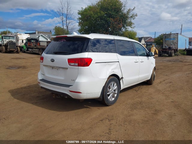 KIA SEDONA LX 2017 KNDMB5C11H6322670 Image 4