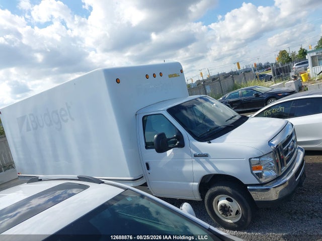 Ford Econoline E450 Super Duty Cutaway Van 2019 1FDXE4FS0KDC23467 Image 13