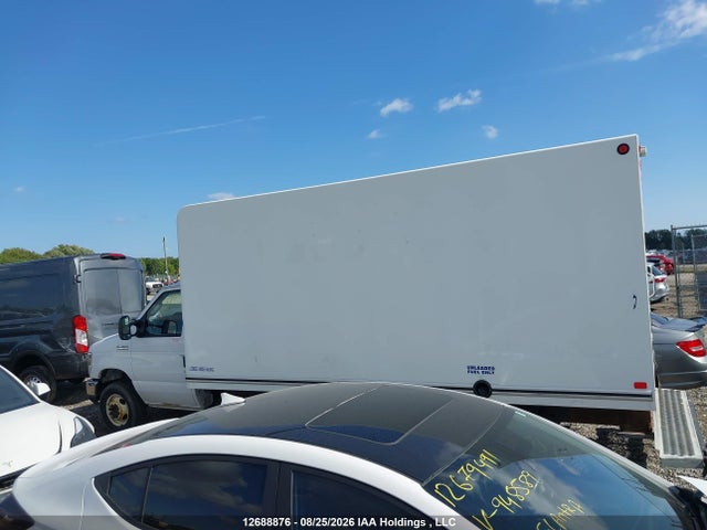 Ford Econoline E450 Super Duty Cutaway Van 2019 1FDXE4FS0KDC23467 Image 14