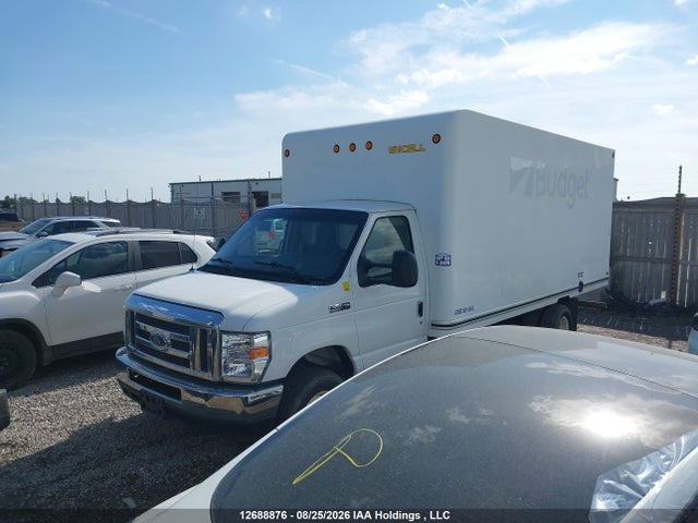 Ford Econoline E450 Super Duty Cutaway Van 2019 1FDXE4FS0KDC23467 Image 2