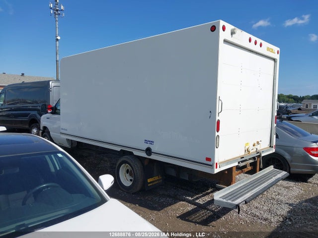 Ford Econoline E450 Super Duty Cutaway Van 2019 1FDXE4FS0KDC23467 Image 3