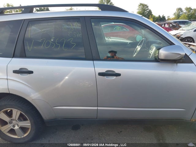 12688881 :رقم المزاد ، JF2SHCBC5BH705523 vin ، 2011 Subaru Forester 2.5x مزاد بيع