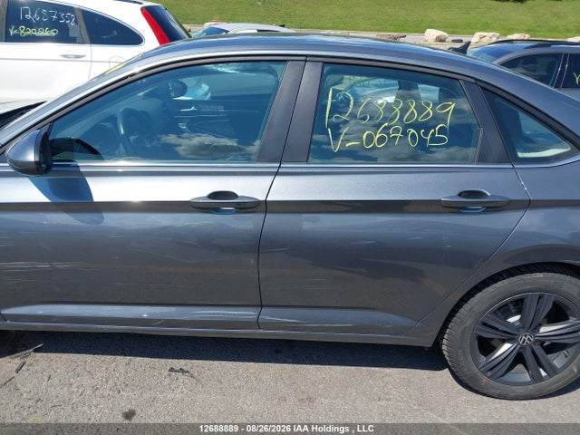 3VWEM7BU0RM067045 Volkswagen JETTA SE