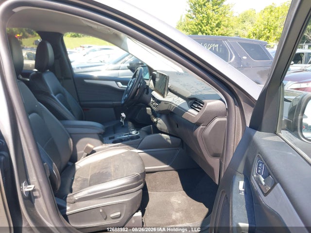 1FMCU9JA7SUB24853 Ford Escape Platinum