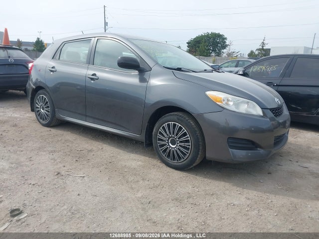 12688985 :رقم المزاد ، 2T1KU4EE2DC057840 vin ، 2013 Toyota Corolla Matrix مزاد بيع