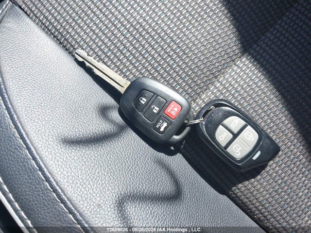 12689026 :رقم المزاد ، 2T1BURHE1FC288840 vin ، 2015 Toyota Corolla L/le/le Pls/prm/s/s Pls مزاد بيع