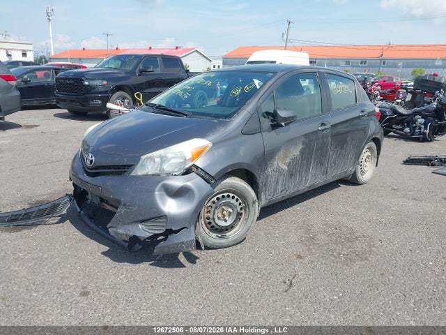 Toyota YARIS LE 2014 VNKKTUD31EA008676 Image 2