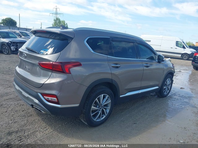 5NMS3CAA4KH015919 Hyundai Santa Fe Luxury