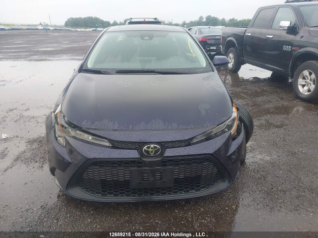 5YFBPMBE4NP301484 Toyota COROLLA LE