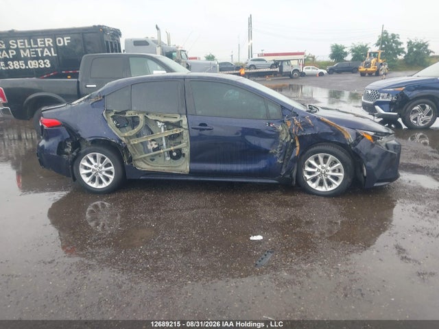 5YFBPMBE4NP301484 Toyota COROLLA LE