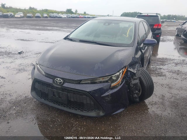 5YFBPMBE4NP301484 Toyota COROLLA LE