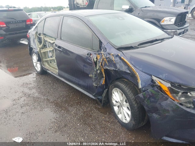 5YFBPMBE4NP301484 Toyota COROLLA LE