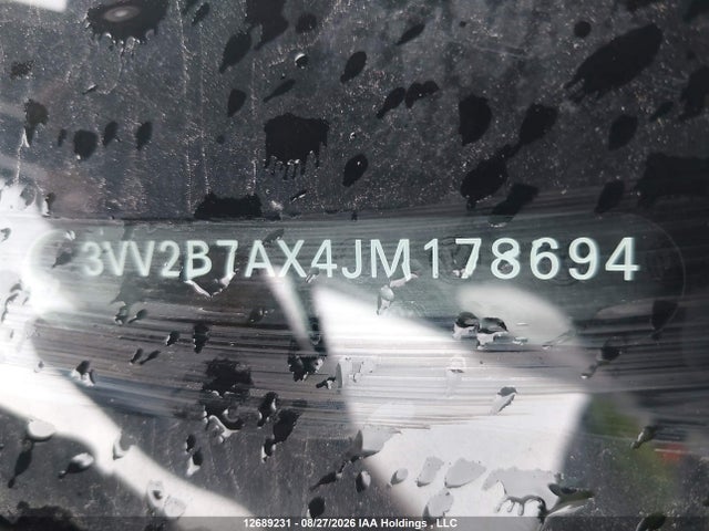 3VV2B7AX4JM178694 Volkswagen Tiguan Se/sel