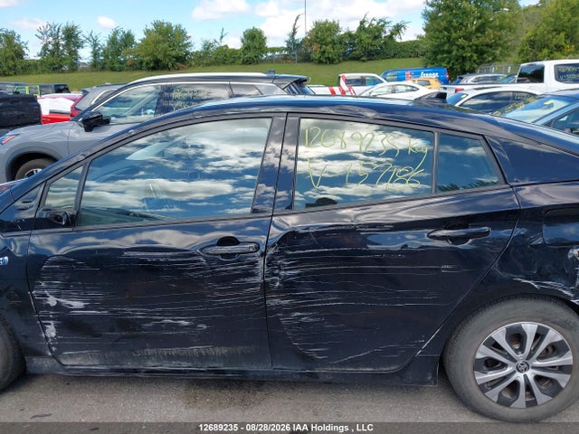 Toyota Prius Prime Upgrade 2020 JTDKARFP9L3157186 Image 15