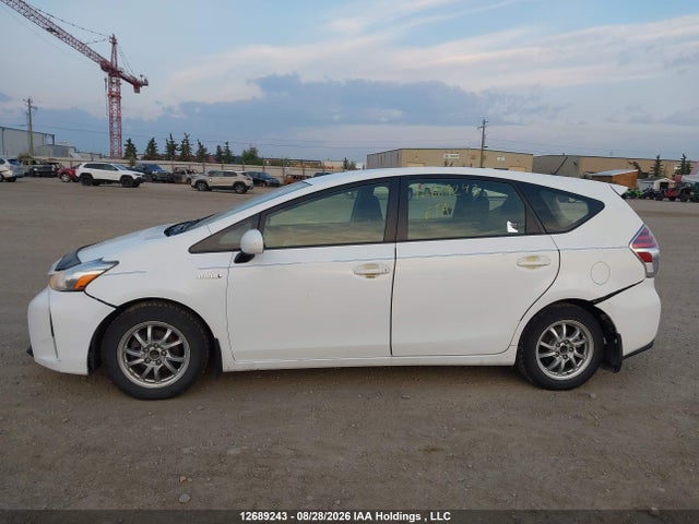 Toyota PRIUS V 2018 JTDZN3EU3JJ075924 Image 13