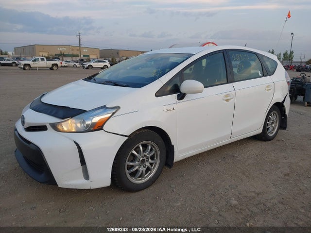 Toyota PRIUS V 2018 JTDZN3EU3JJ075924 Image 2