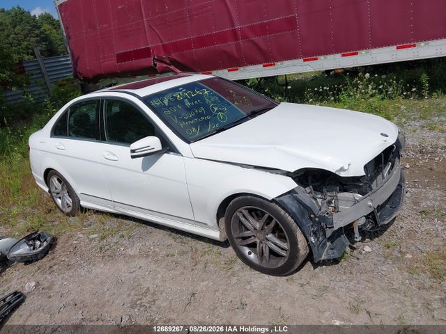 WDDGF8ABXEG230709 Mercedes-Benz C 300 4matic