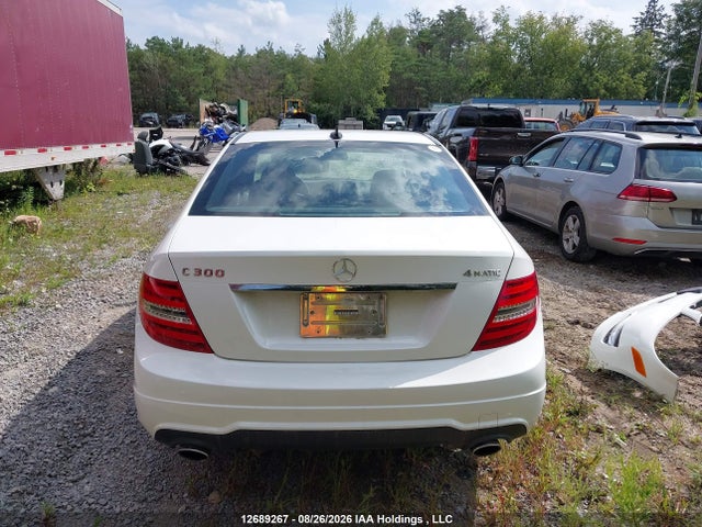 WDDGF8ABXEG230709 Mercedes-Benz C 300 4matic