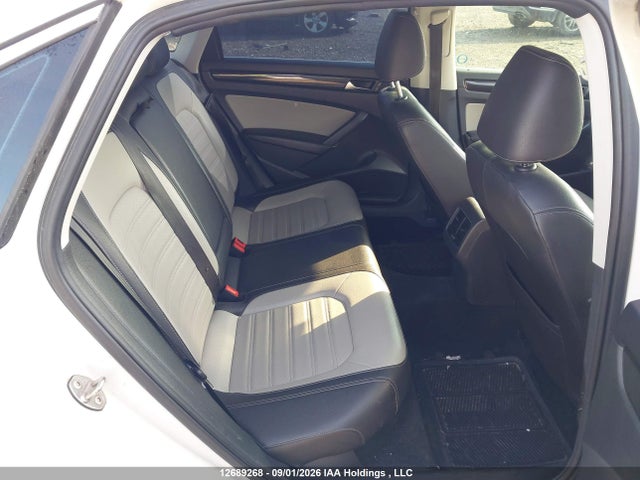 1VWBV7A33FC025040 Volkswagen Passat 2.0 Tdi Comfortline