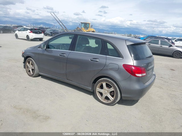 2015 Mercedes-benz B 250 4matic მანქანა იყიდება აუქციონზე, vin: WDDMH4GB7FJ365924, აუქციონის ნომერი: 12689337