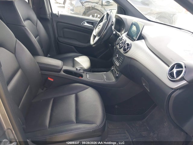 2015 Mercedes-benz B 250 4matic მანქანა იყიდება აუქციონზე, vin: WDDMH4GB7FJ365924, აუქციონის ნომერი: 12689337
