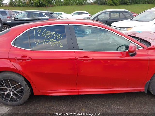12689431 :رقم المزاد ، 4T1G11BK8RU109842 vin ، 2024 Toyota Camry Se مزاد بيع