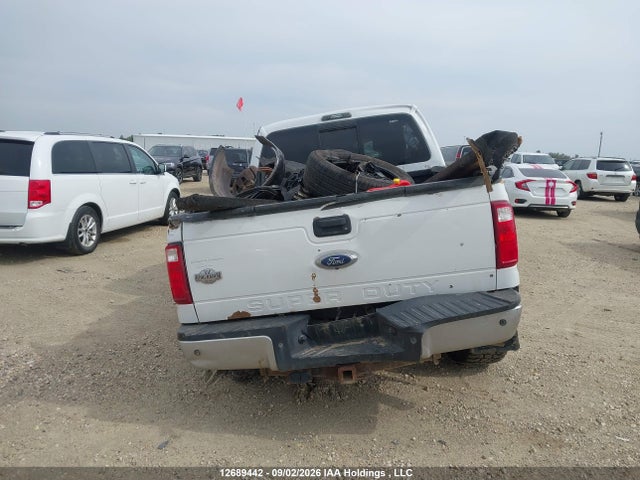 1FT8W3BT3FEC19363 Ford F-350 Lariat