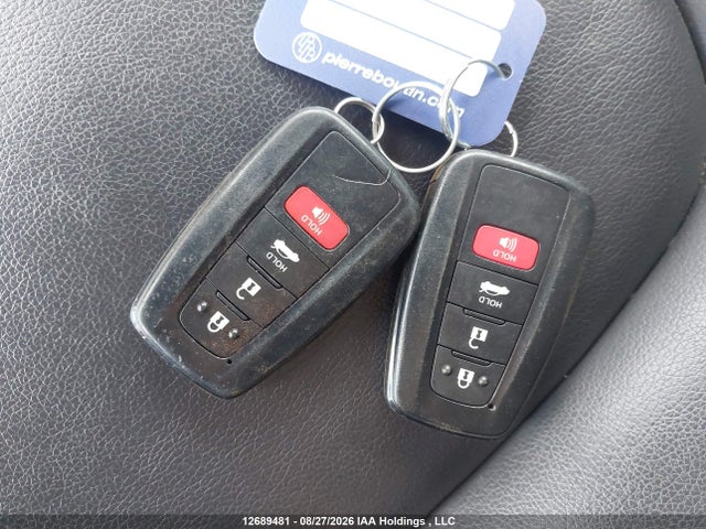 12689481 :رقم المزاد ، 5YFBPRBE7LP016420 vin ، 2020 Toyota Corolla Xle مزاد بيع