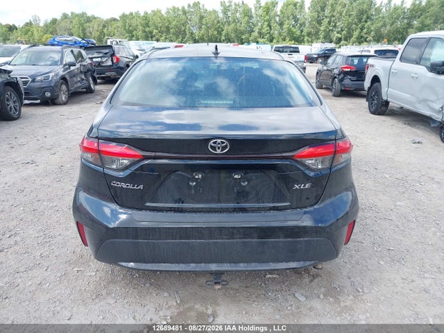 12689481 :رقم المزاد ، 5YFBPRBE7LP016420 vin ، 2020 Toyota Corolla Xle مزاد بيع