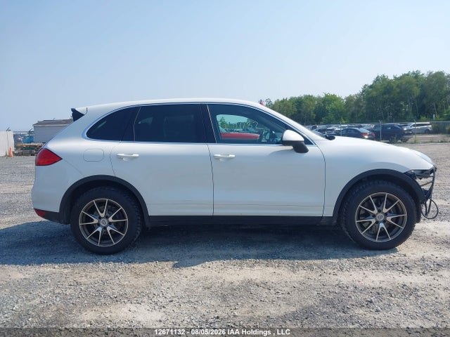 Porsche Cayenne Platinum Edition 2014 WP1AA2A20ELA02963 Image 14
