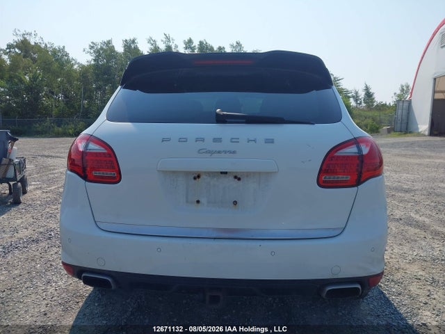 Porsche Cayenne Platinum Edition 2014 WP1AA2A20ELA02963 Image 17