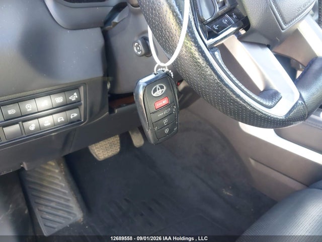 5TFNA5EC8NX008042 Toyota Tundra Platinum