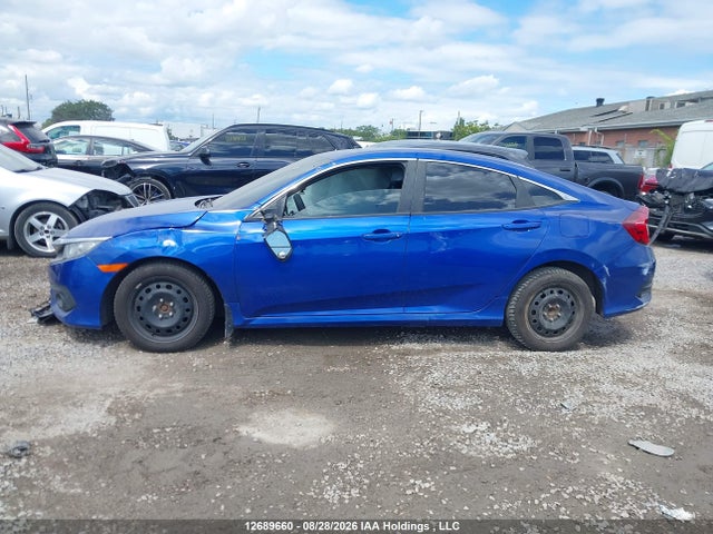12689660 :رقم المزاد ، 2HGFC2F68JH015577 vin ، 2018 Honda Civic Se مزاد بيع