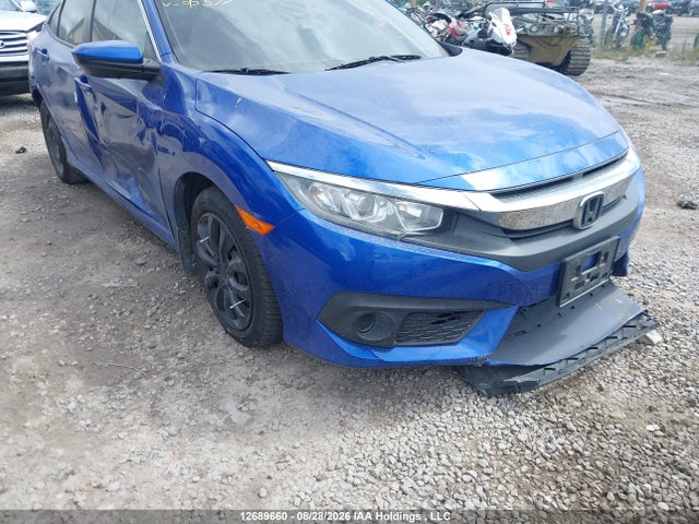 12689660 :رقم المزاد ، 2HGFC2F68JH015577 vin ، 2018 Honda Civic Se مزاد بيع
