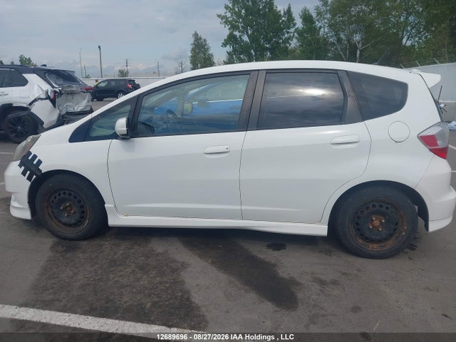 2013 Honda Fit მანქანა იყიდება აუქციონზე, vin: LUCGE8H77D3004918, აუქციონის ნომერი: 12689696