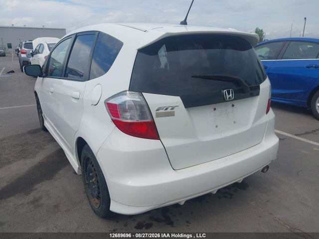 2013 Honda Fit მანქანა იყიდება აუქციონზე, vin: LUCGE8H77D3004918, აუქციონის ნომერი: 12689696