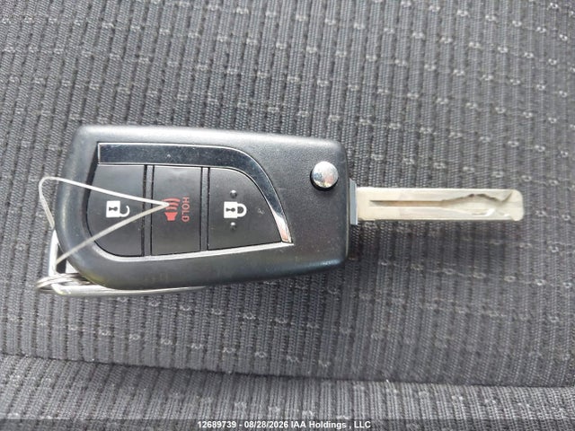 Toyota C-HR 2019 JTNKHMBX6K1047383 Image 11