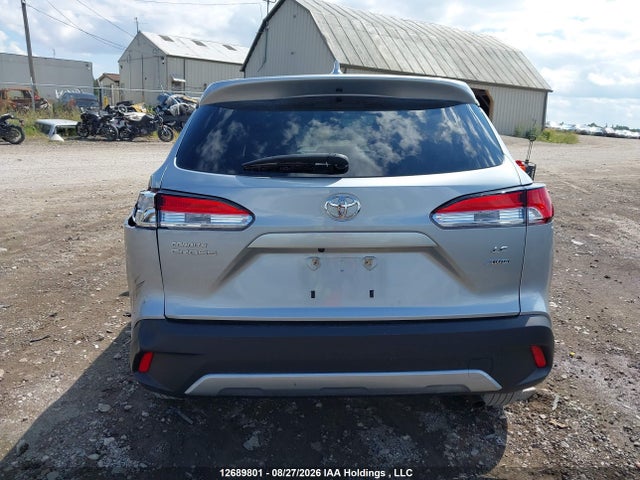 Toyota Corolla Cross Le 2022 7MUCAABG1NV030497 Image 16