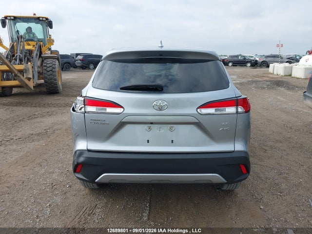 Toyota Corolla Cross Le 2022 7MUCAABG1NV030497 Image 17