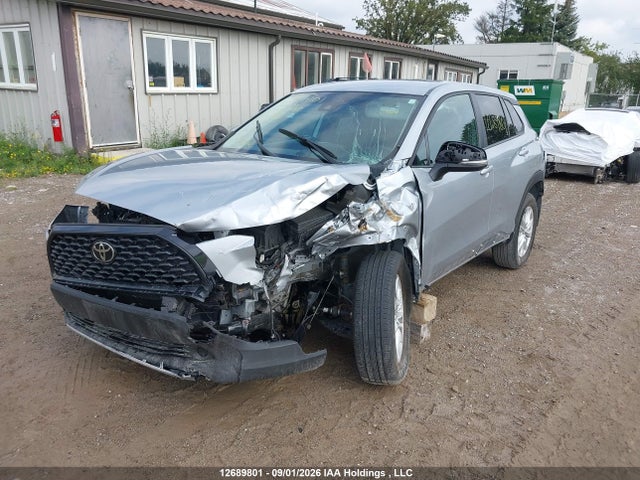 Toyota Corolla Cross Le 2022 7MUCAABG1NV030497 Image 2
