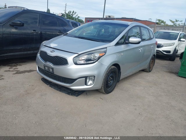 KIA Rondo 2014 KNAHT8A39E7040848 Image 2
