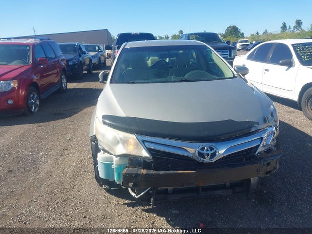 2014 Toyota Camry L/se/le/xle მანქანა იყიდება აუქციონზე, vin: 4T1BF1FK9EU371580, აუქციონის ნომერი: 12689865