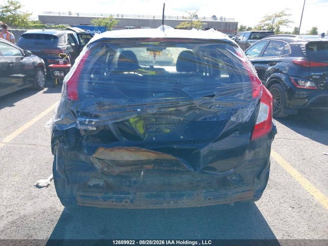 Honda FIT LX 2015 3HGGK5H58FM109657 Image 17