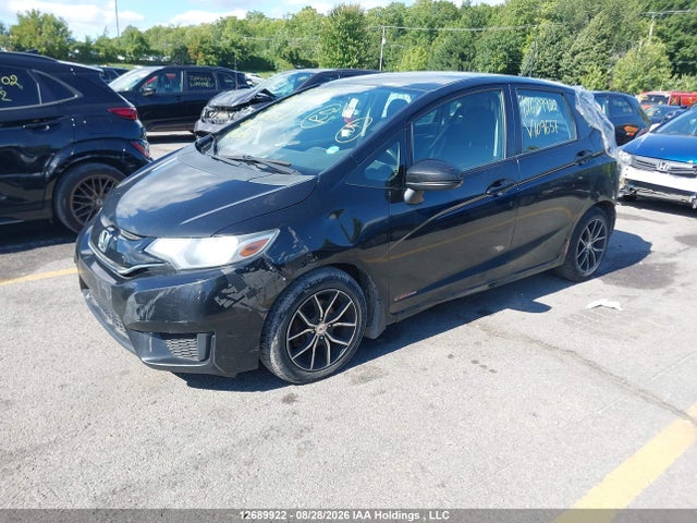 Honda FIT LX 2015 3HGGK5H58FM109657 Image 2